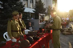 Молодежь Краснодара отметила День Флага, 2016 год &copy;&nbsp;Елена Синеок, ЮГА.ру