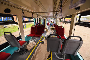 Новый трехсекционный трамвай "Витязь"  © Елена Синеок, ЮГА.ру