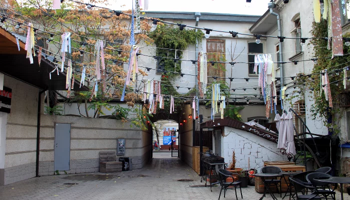 Гастродвор «Соседи» на Красной, 104 &copy;&nbsp;Фото Марины Солошко, Юга.ру