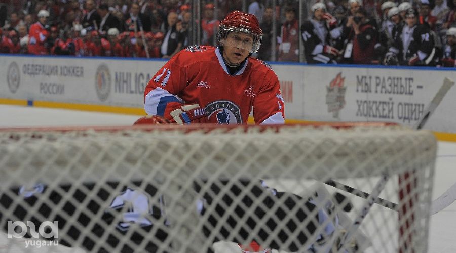 Владимир Путин принял участие в гала-матче Ночной хоккейной лиги в Сочи &copy;&nbsp;Нина Зотина, ЮГА.ру