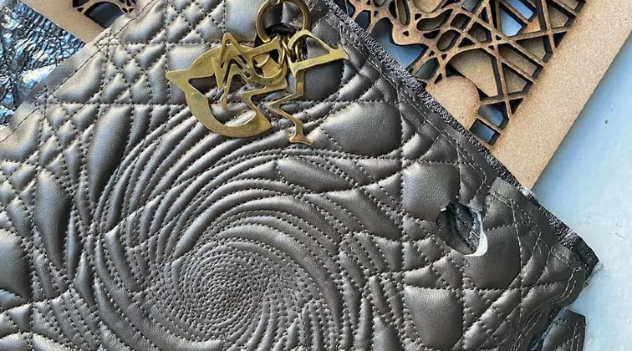 Сумка Lady Dior, созданная Recycle Group &copy;&nbsp;Фото из инстаграма Recycle Group, www.instagram.com/recycleart