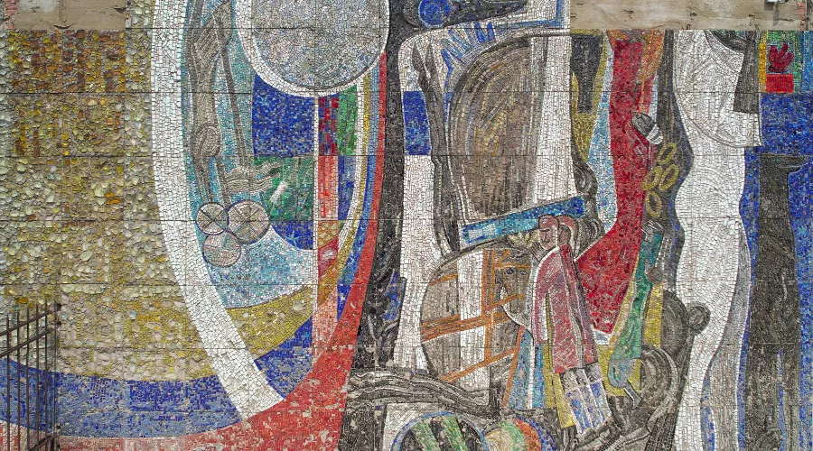 Мозаика на фасаде здания Краснодарского цирка улица Рашпилевская, 147 &copy;&nbsp;Фото Алексея Угольникова