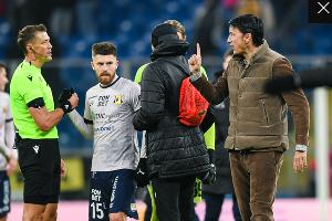 Главный тренер ФК «Краснодар» Владимир Ивич (справа) во время матча против ФК «Ростов»  © Скриншот публикации на сайте ФК «Краснодар», Fckrasnodar.ru