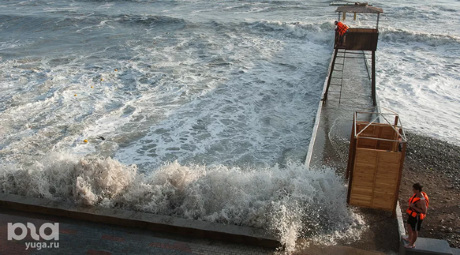 Шторм в Сочи &copy;&nbsp;Нина Зотина, ЮГА.ру