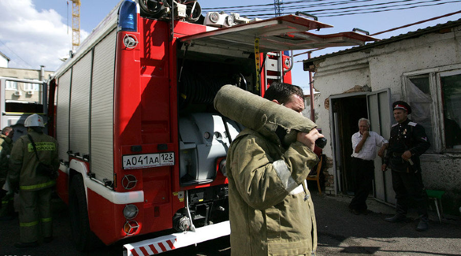 Пожарные ликвидировали пожар в центре Краснодара © Влад Александров, ЮГА.ру