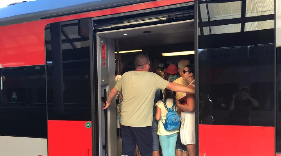 Посадка на электричку «Имеретинский курорт — Туапсе» в 17:04 &copy;&nbsp;Фото Юга.ру