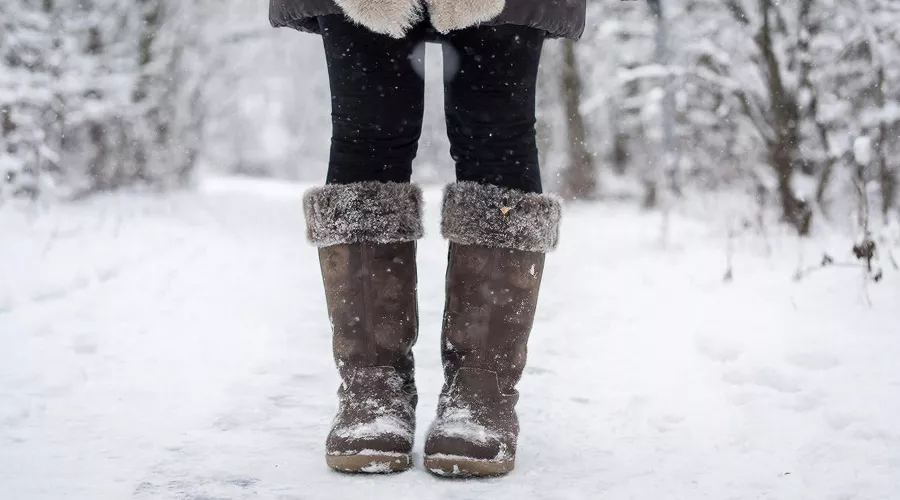 сапоги &copy;&nbsp;Изображение сгенерировано нейросетью Gigachat