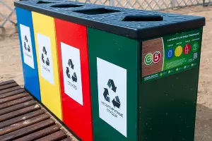 Контейнеры для раздельной сортировки отходов &copy;&nbsp;Фото Дмитрия Пославского, Юга.ру