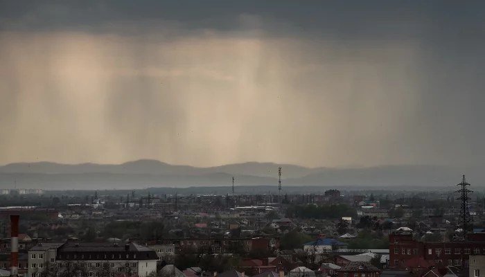 В Краснодарском крае рабочая неделя начнется с облачной и дождливой погоды. На побережье усилится ветер