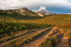 Лагонакское нагорье и Фишт-Оштенский горный массив &copy;&nbsp;Фото Елены Синеок, Юга.ру