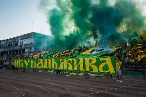 Болельщики на матче между «Кубанью» и «Абинском» &copy;&nbsp;Фото Елены Синеок, Юга.ру