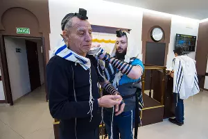 В краснодарской синагоге &copy;&nbsp;Фото Елены Синеок, Юга.ру