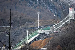 Комплекс для прыжков с трамплина "Русские горки" &copy;&nbsp;Елена Синеок, ЮГА.ру