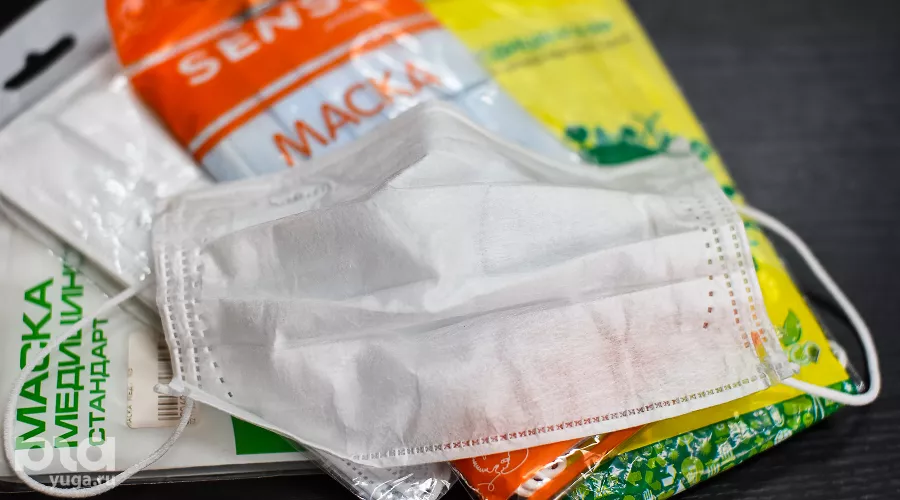 Медицинская маска &copy;&nbsp;Фото Елены Синеок, Юга.ру