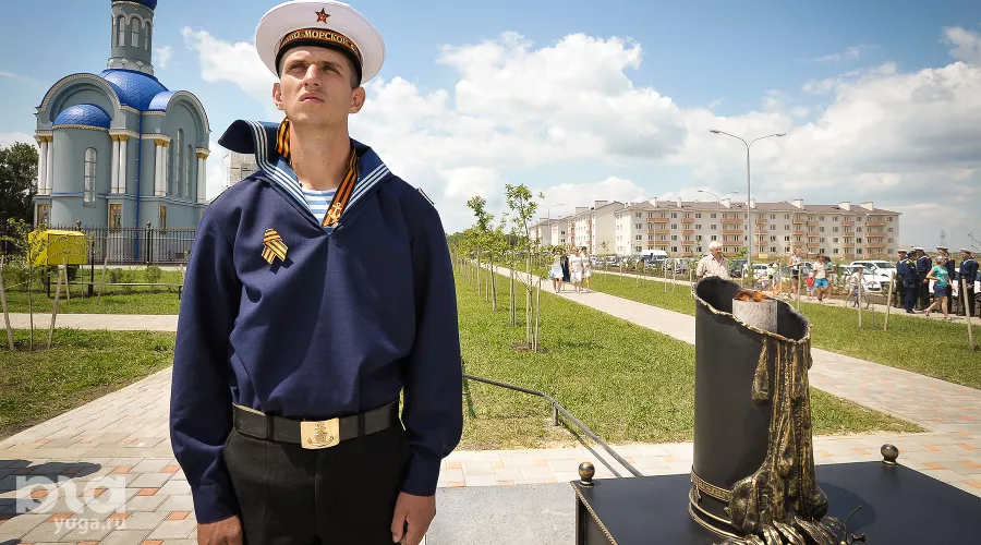 Открытие колоннады "Слава российским адмиралам" в Михайловске &copy;&nbsp;Татьяна Барыбина, ЮГА.ру