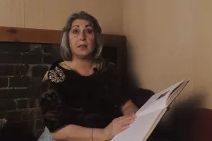 Мариета Емтыль &copy;&nbsp;Кадр из видео &laquo;Бабушкины сказки&raquo;, youtu.be/pPXxmj8FU-M