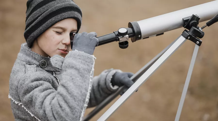 Телескоп &copy;&nbsp;Фото freepik, сайт freepik.com