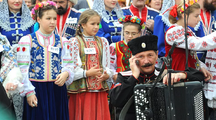 Кубанский казачий хор устанавливает мировой рекорд &copy;&nbsp;Елена Синеок. ЮГА.ру