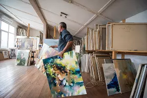 В мастерской Валерия и Инны Цукахиных &copy;&nbsp;Фото Елены Синеок, Юга.ру