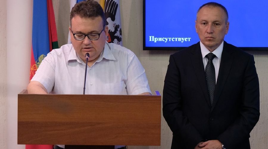 Сергей Тебеньков (справа) © Фото пресс-службы администрации Краснодара