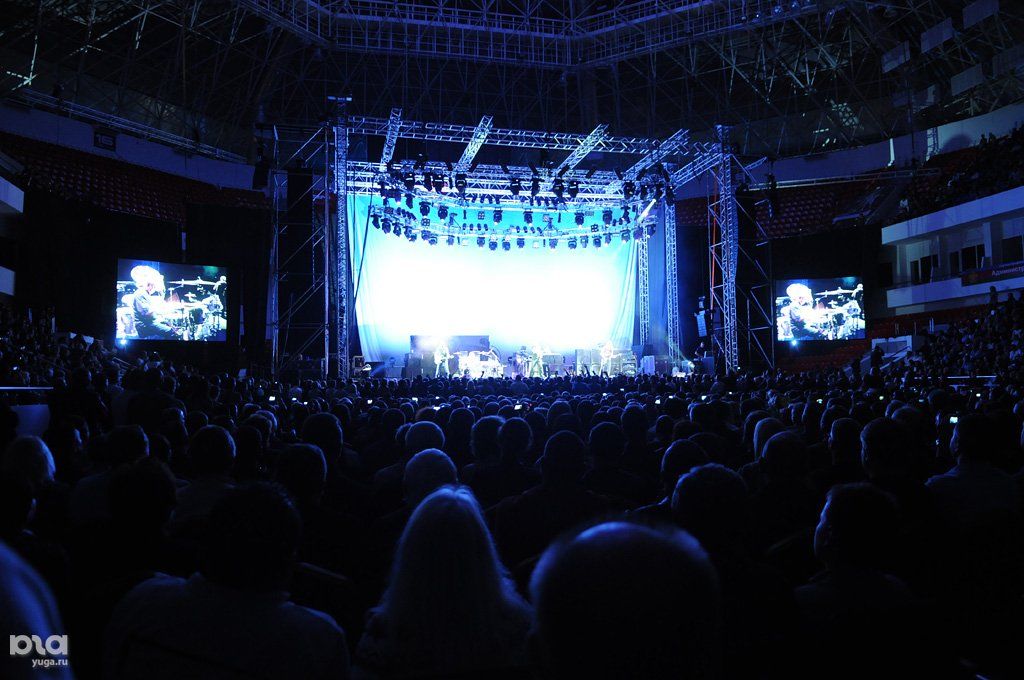 Рок концерты краснодар. Рекорд концертный зал. Концерт дип перпл в Ростове на Дону 2016 фото.