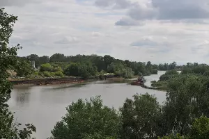 Вид с моста на Пашковский затон, дальний берег —  адыгейский &copy;&nbsp;Фото Марины Солошко, Юга.ру