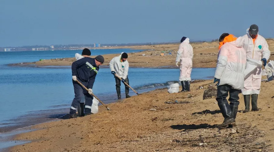 Спасатели на пляжах Анапы, 12 апреля &copy;&nbsp;Скриншот фото из телеграм-канала Юрия Озаровского