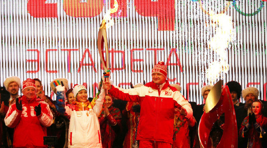 Церемония зажжения чаши Олимпийского огня в Краснодаре © Геннадий Аносов, ЮГА.ру