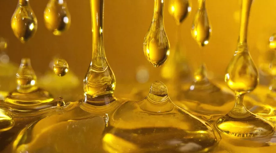 подсолнечное масло &copy;&nbsp;Изображение сгенерировано с помощью Gigachat