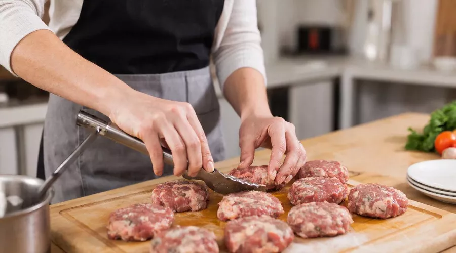 котлеты &copy;&nbsp;Изображение сгенерировано нейросетью Gigachat