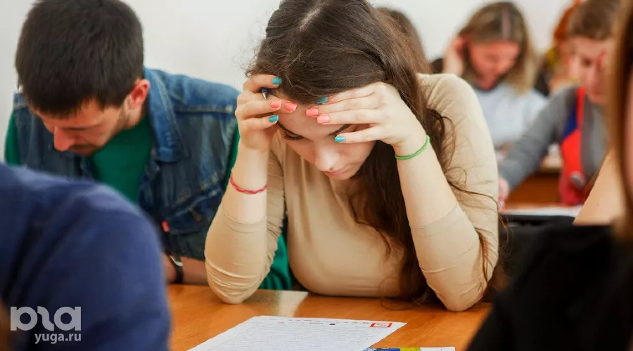 "Тотальный диктант" в Краснодаре. Филфак КубГУ &copy;&nbsp;Игорь Глазко, ЮГА.ру