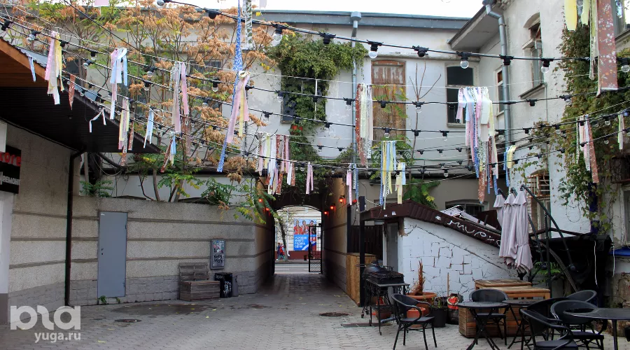 Гастродвор «Соседи» на Красной, 104 &copy;&nbsp;Фото Марины Солошко, Юга.ру