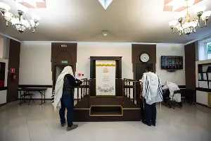 В краснодарской синагоге &copy;&nbsp;Фото Елены Синеок, Юга.ру