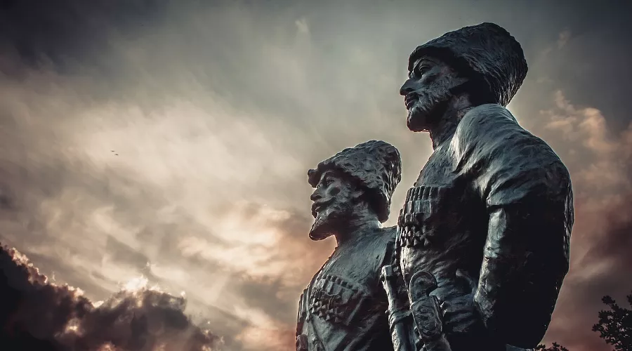 Памятник «Казаку и горцу» на ул. Красной &copy;&nbsp;Фото KrasnodarPics, pixabay.com