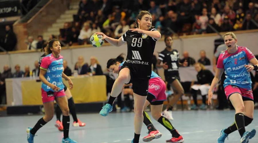 Матч 1/2 финала Кубка ЕГФ «Ростов-Дон» — «Метцинген». Виктория Борщенко &copy;&nbsp;Фото с официального сайта ГК &laquo;Ростов-Дон&raquo;, rostovhandball.ru