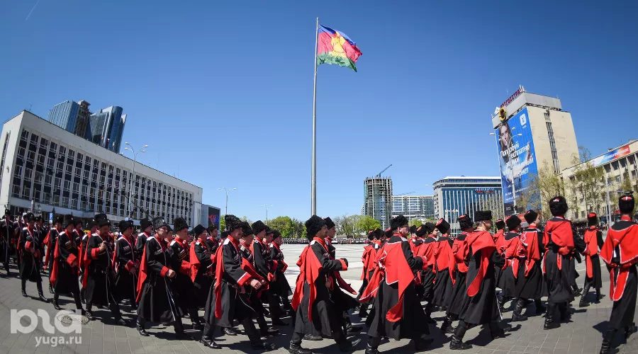 Парад казаков в Краснодаре &copy;&nbsp;Фото Елены Синеок, Юга.ру
