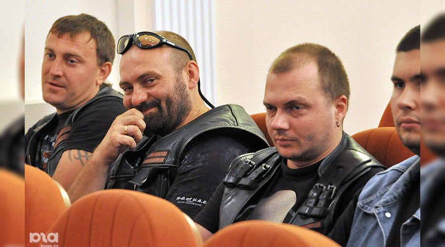 Члены мотоклуба "Ночные волки" © Елена Синеок. ЮГА.ру