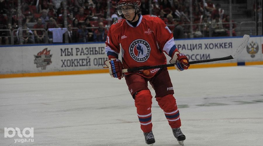 Владимир Путин принял участие в гала-матче Ночной хоккейной лиги в Сочи © Нина Зотина, ЮГА.ру