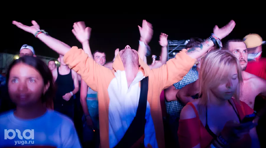 ﻿Первая секретная вечеринка на KUBANA-2014 &copy;&nbsp;Елена Синеок, ЮГА.ру