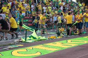 Болельщики на матче между &laquo;Кубанью&raquo; и &laquo;Абинском&raquo; &copy;&nbsp;Фото Елены Синеок, Юга.ру