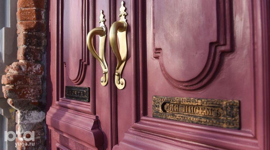 Двери после реставрации. Дом мещан Петренко в Краснодаре, улица Буденного, 157 © Фото Елены Синеок, Юга.ру
