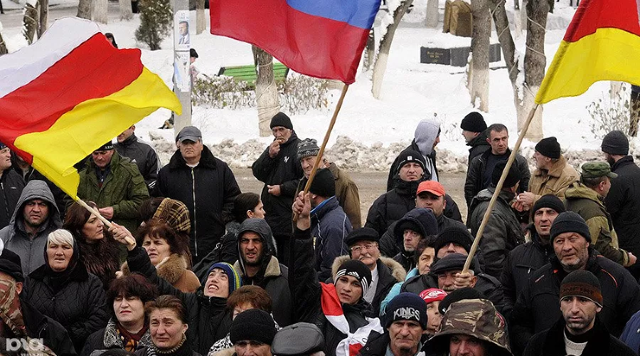 Противостояние после выборов в Южной Осетии &copy;&nbsp;Сергей Карпов. ЮГА.ру