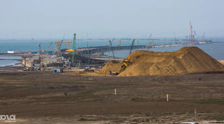  &copy;&nbsp;Строительство Крымского моста Фото Елены Синеок, Юга.ру