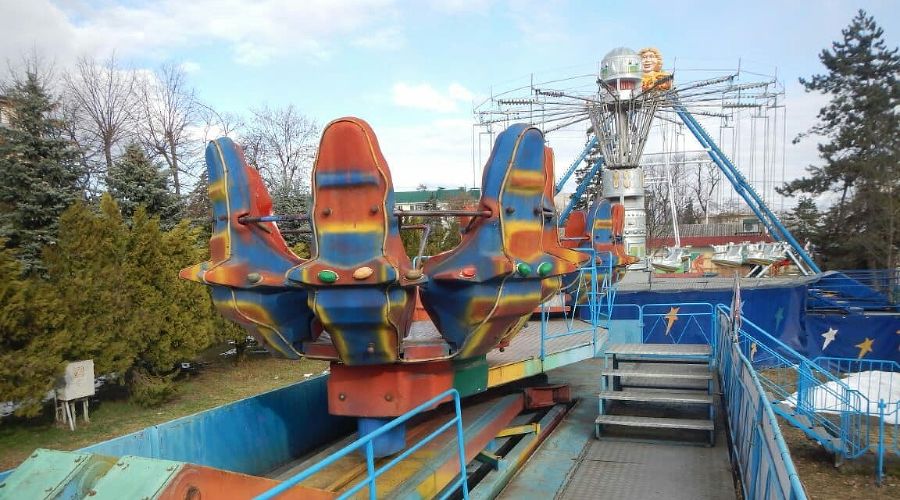 Аттракцион «Сатурн» в городском парке Майкопа &copy;&nbsp;Фото из телеграм-канала &laquo;Нетипичная Адыгея&raquo;, t.me/nontypical