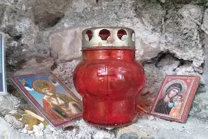 Древний храм в поселке Ахштырь &copy;&nbsp;Фото Юлии А., instagram.com/y2311_a