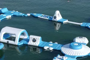 Надувной аквапарк в Новороссийске &copy;&nbsp;Фото Sega Black-Sea, instagram.com/segablacksea