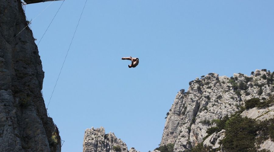 Вышка для хай-дайвинга на скале Дива в Симеизе © Фото из группы «ВКонтакте» «Фрирайт», vk.com/freerate