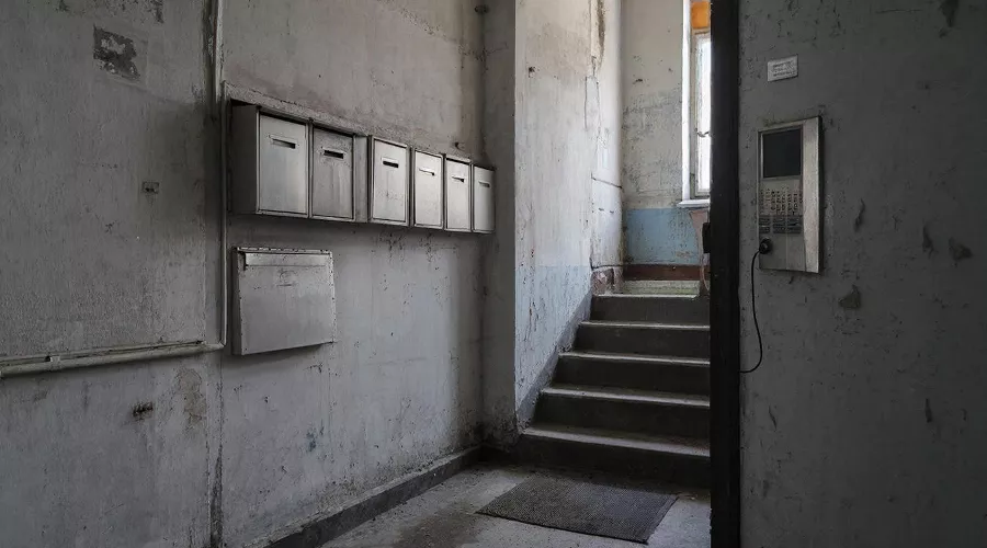 подъезд &copy;&nbsp;Изображение сгенерировано нейросетью Gigachat