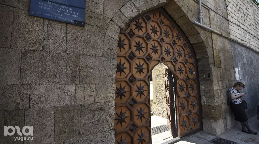 Джума-мечеть в Дербенте &copy;&nbsp;Елена Синеок, ЮГА.ру