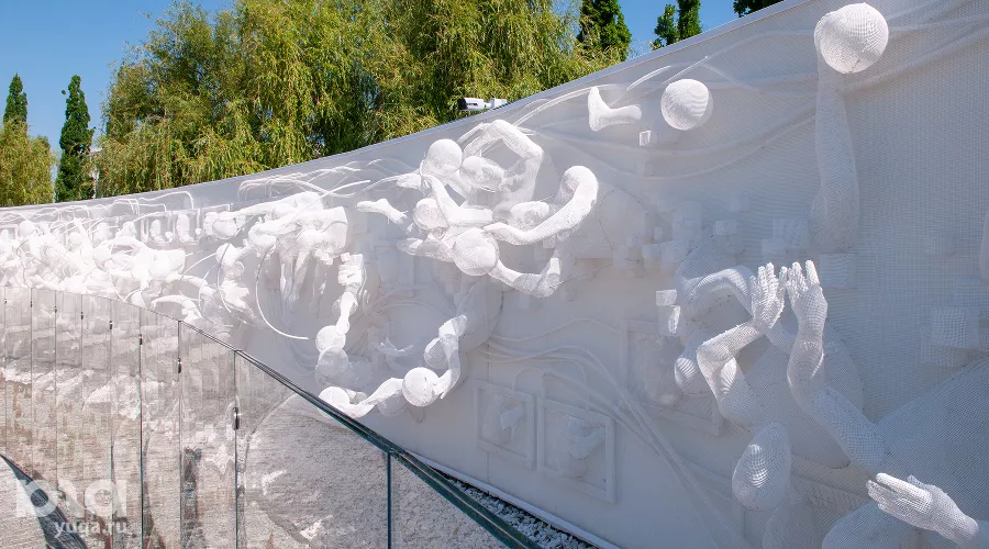 Скульптурная композиция «Искусственная среда» в парке «Краснодар» &copy;&nbsp;Фото Дмитрия Пославского, Юга.ру